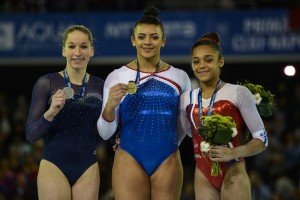 Balra: Kovács Zsófia ezüstérmes fotó: www.clujeurogym2017.ro